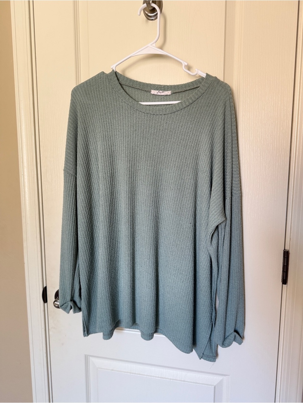 Carly Jean Los Angeles Evelyn Pullover Sweater Sage Size M